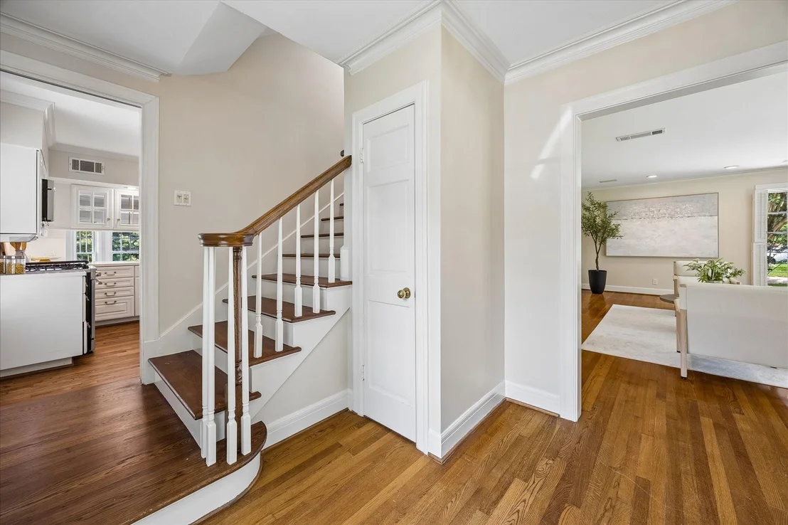 Photo of 2416 Addison Road