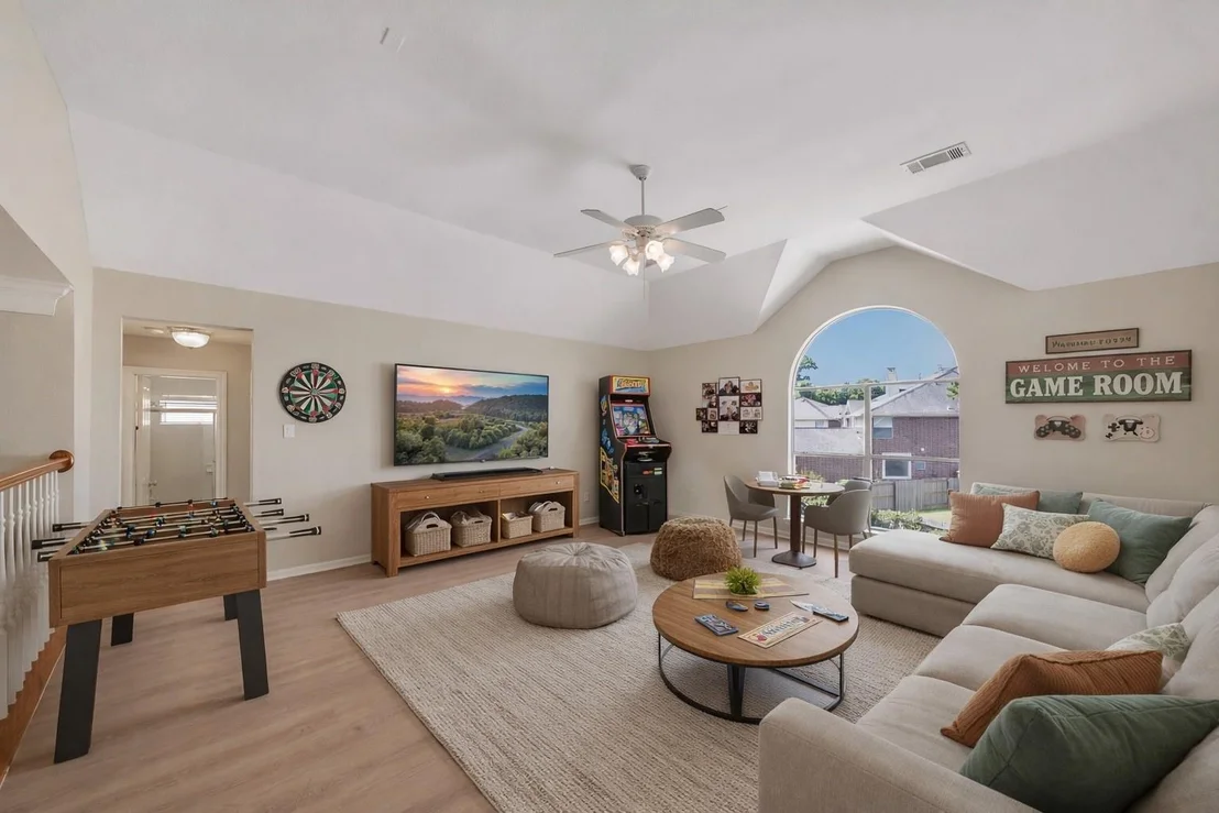 Photo of 3907 Garnet Falls