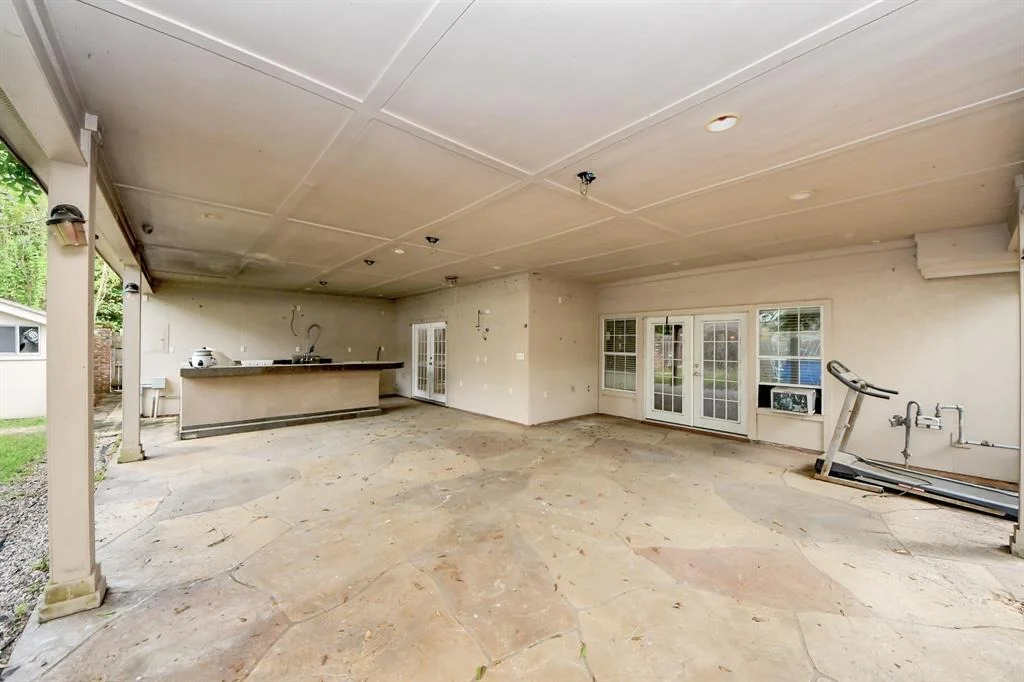 Photo of 2002 Saddlecreek Drive