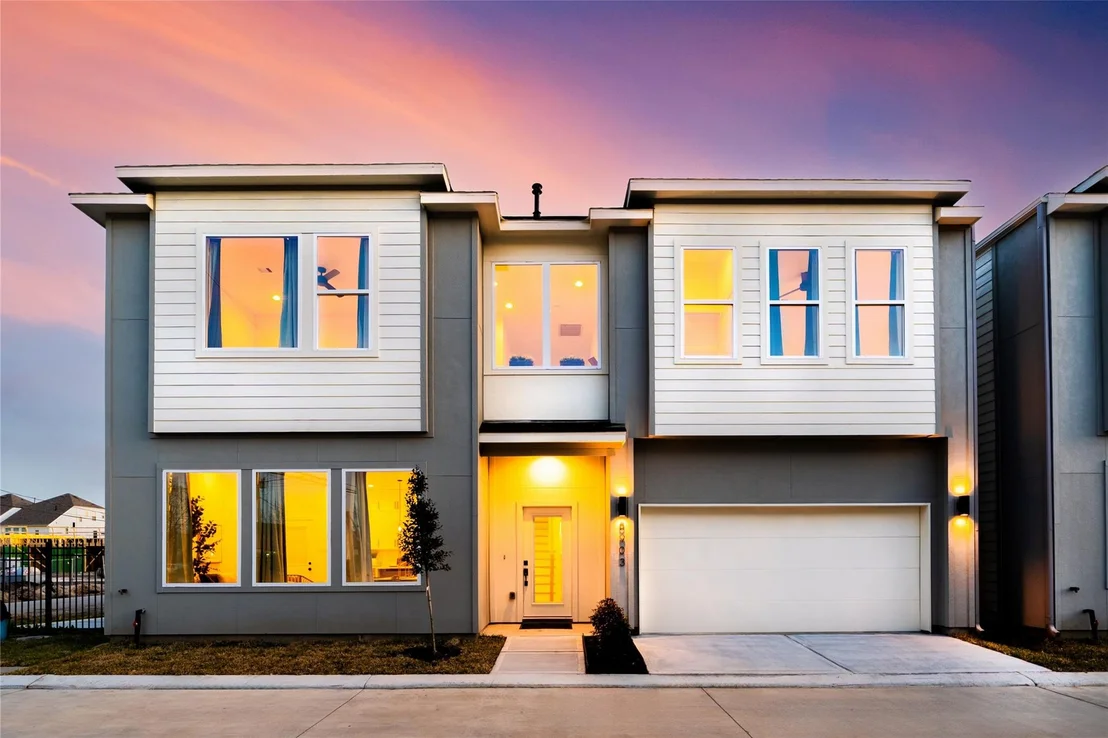 Photo of 8917 Knoll Branch Drive