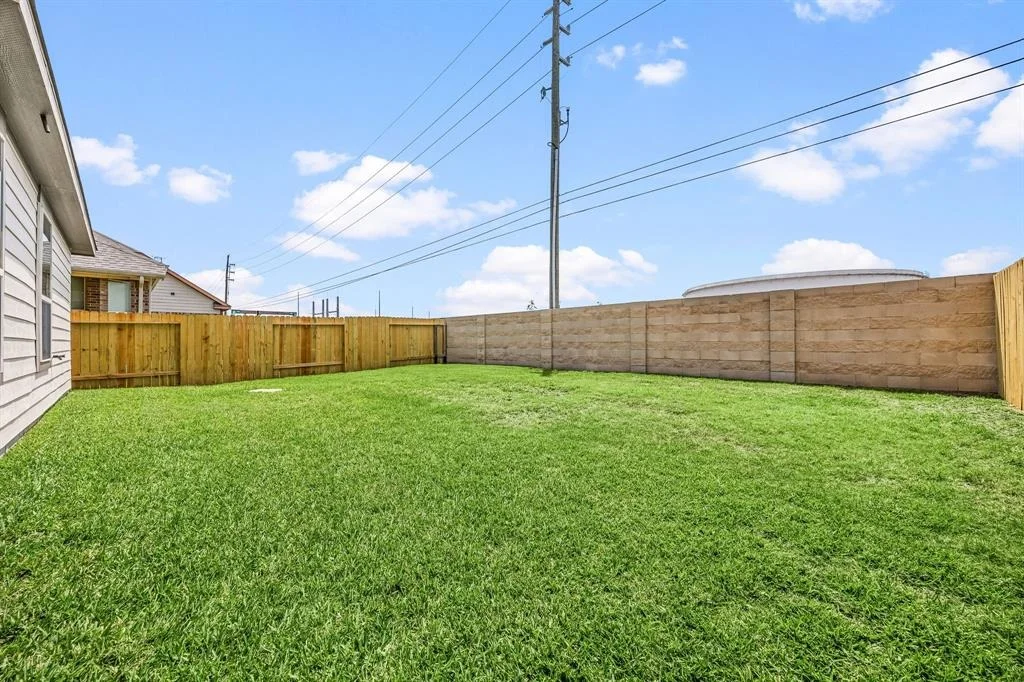 Photo of 6110 Nicholas Lane