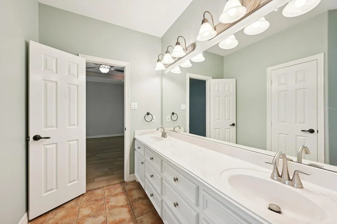 Photo of 7187 Edgewater Drive
