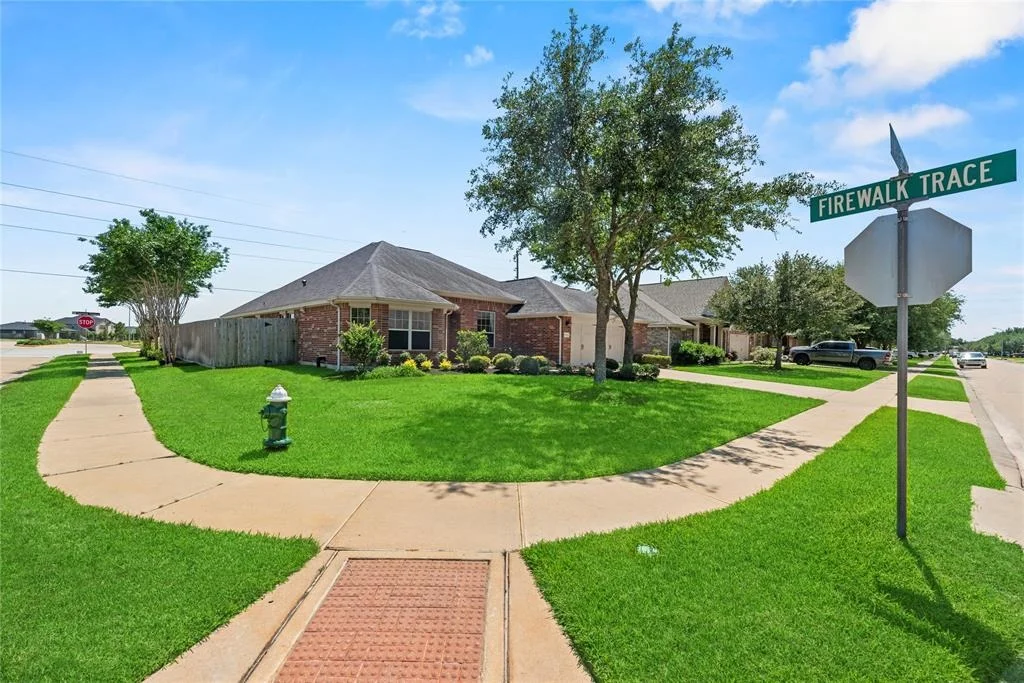 Photo of 28403 Kinglet Pines Drive