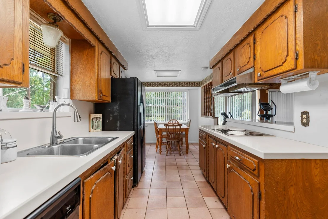 Photo of 2395 Southline Road