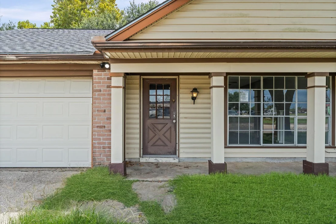 Photo of 2430 Shady Bend Drive