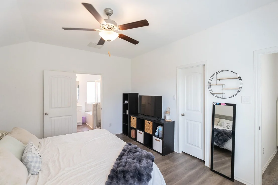 Photo of 650 Harbor Colony Lane