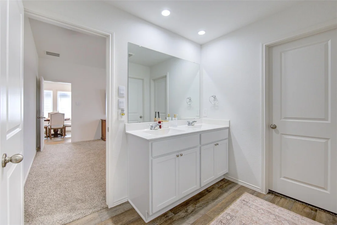 Photo of 4230 Berwick Park Lane