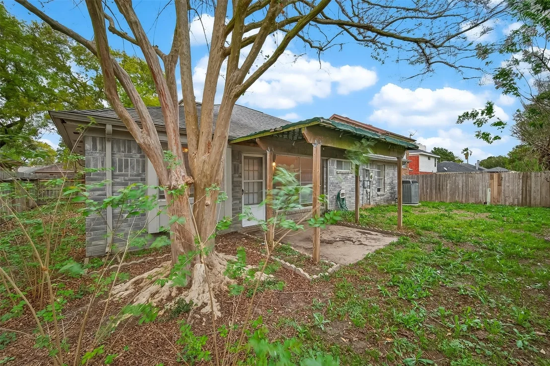 Photo of 17423 Saxon Drive