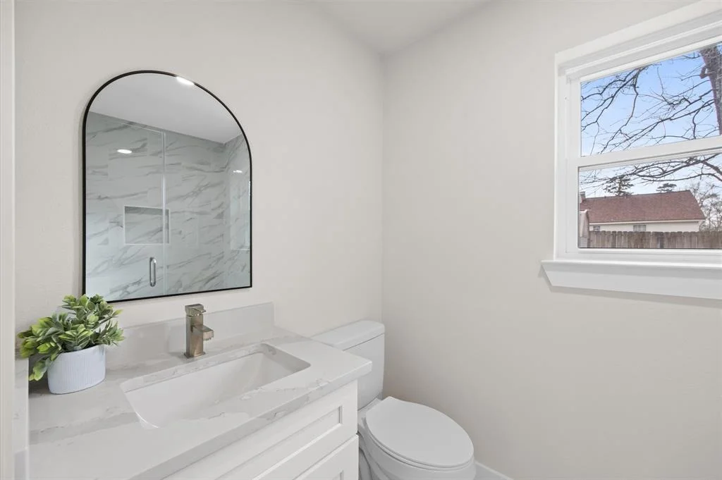 Photo of 160 Greenleaf Lane