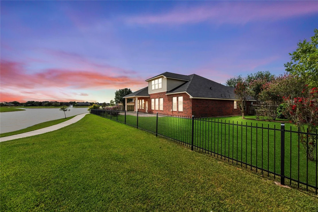 Photo of 8931 Henrico Lane