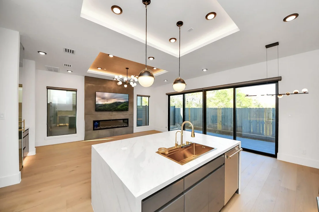 Photo of 615 Rolling Oaks