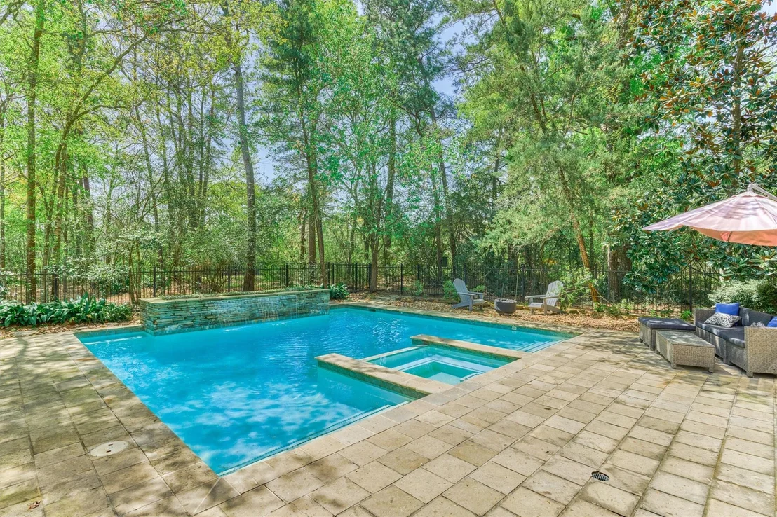 Photo of 115 E Shadowpoint Circle