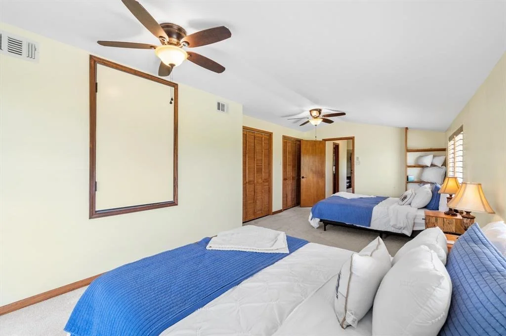Photo of 11008 Hillside Drive