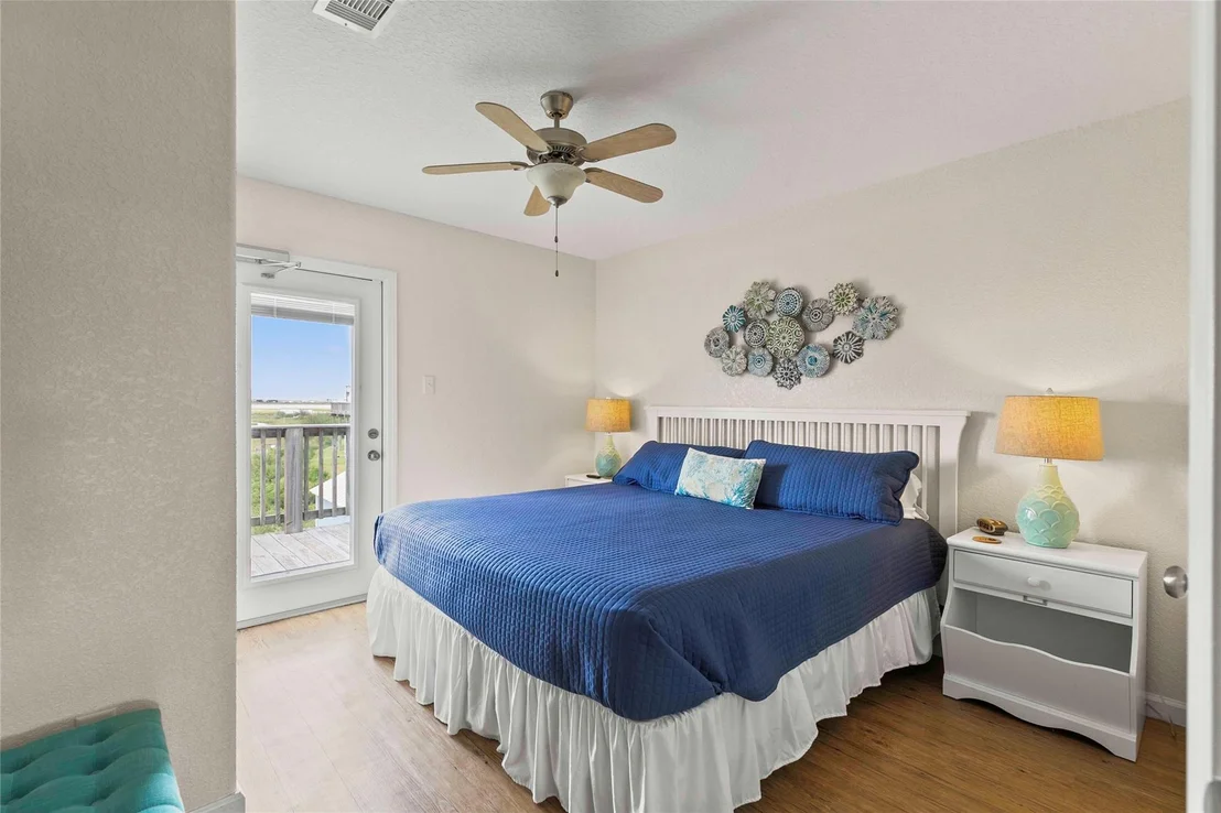Photo of 757 Bluewater Highway