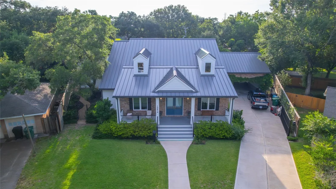 Photo of 10614 Moonlight Drive