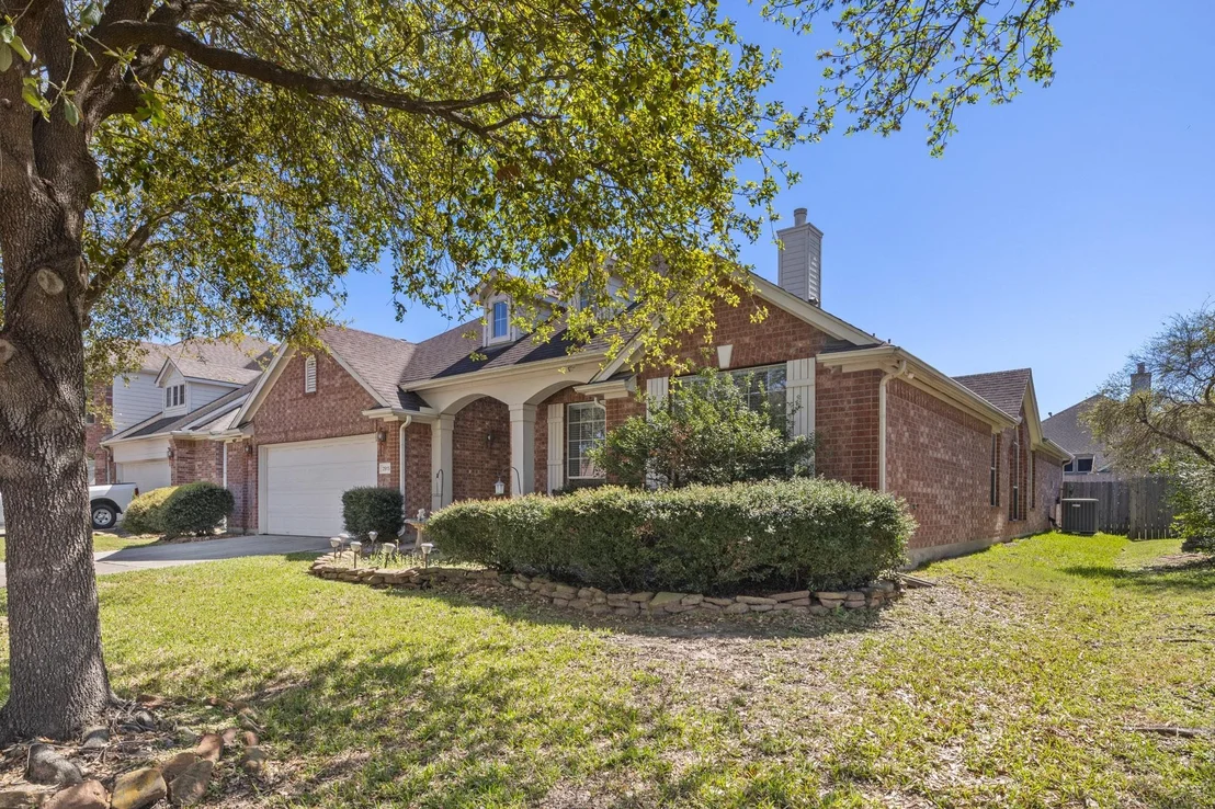 Photo of 2915 Sandleigh Drive