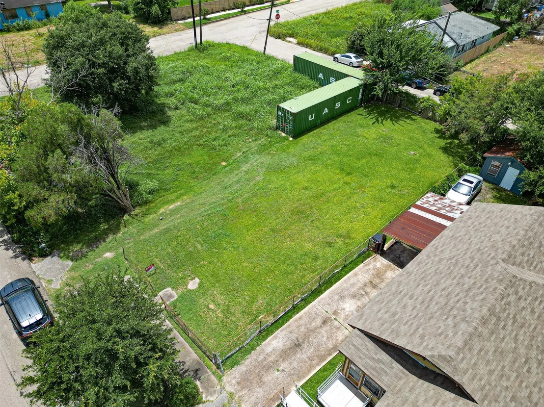 Photo of 2437 Davis Street