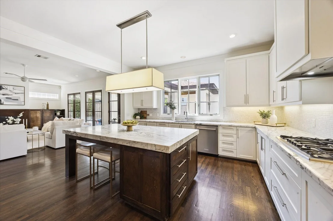 Photo of 1901 Gardenia Drive
