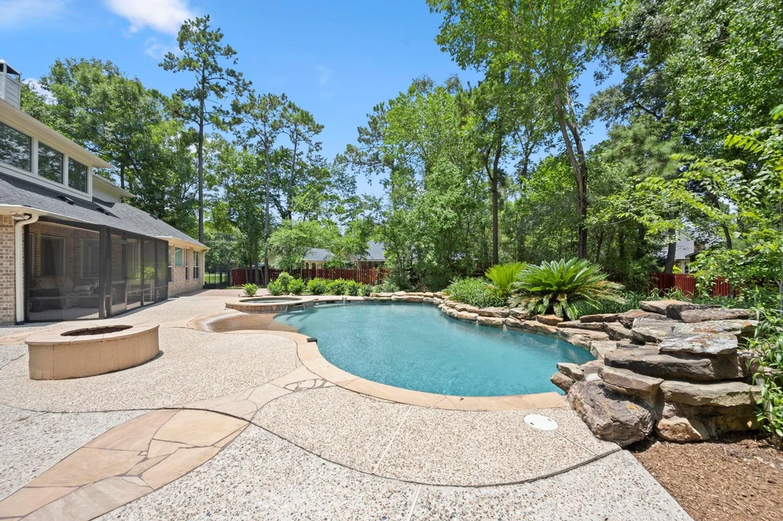 Photo of 8961 Fallsbrook Court