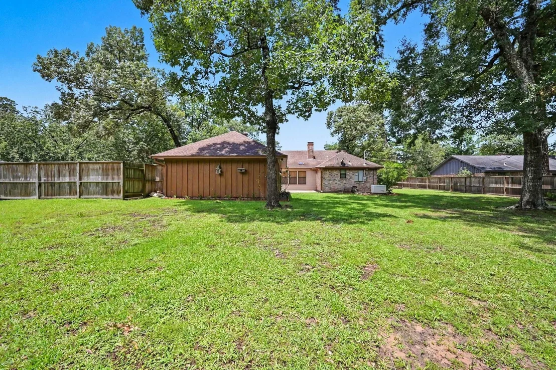 Photo of 26222 Oakhurst Drive