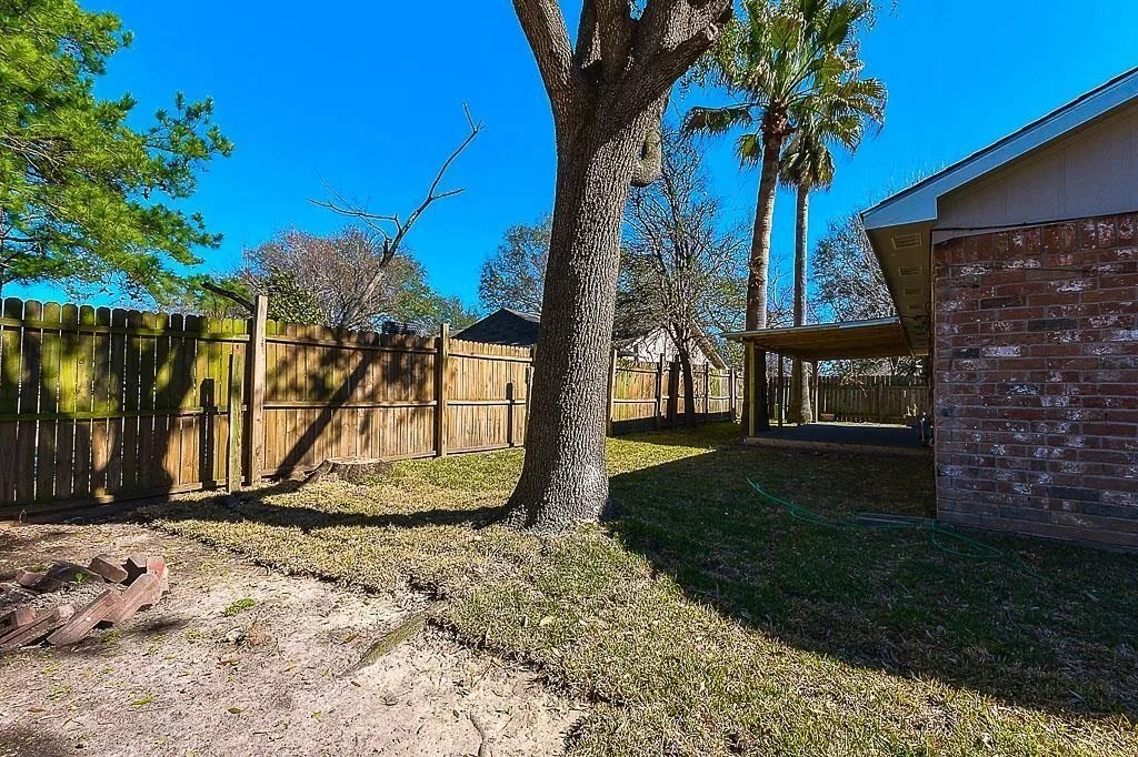 Photo of 24126 Whitefield Lane