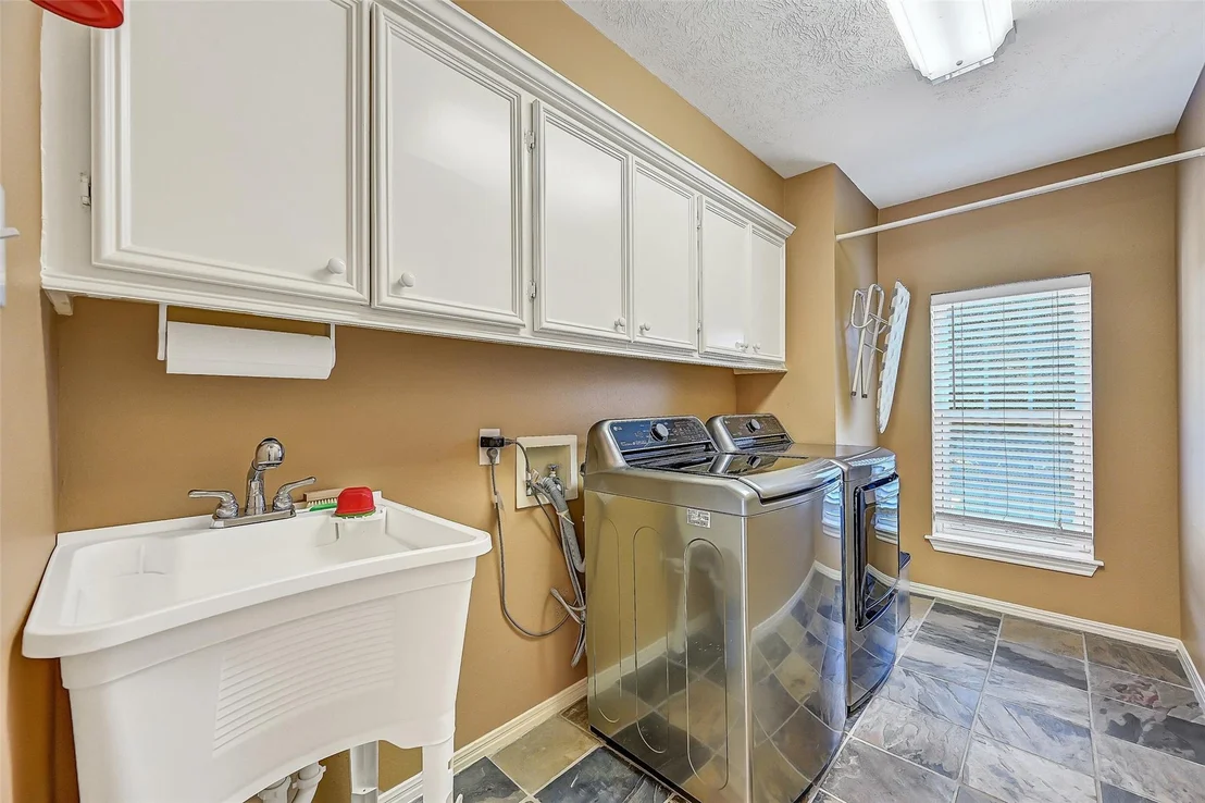 Photo of 101 Oak Drive