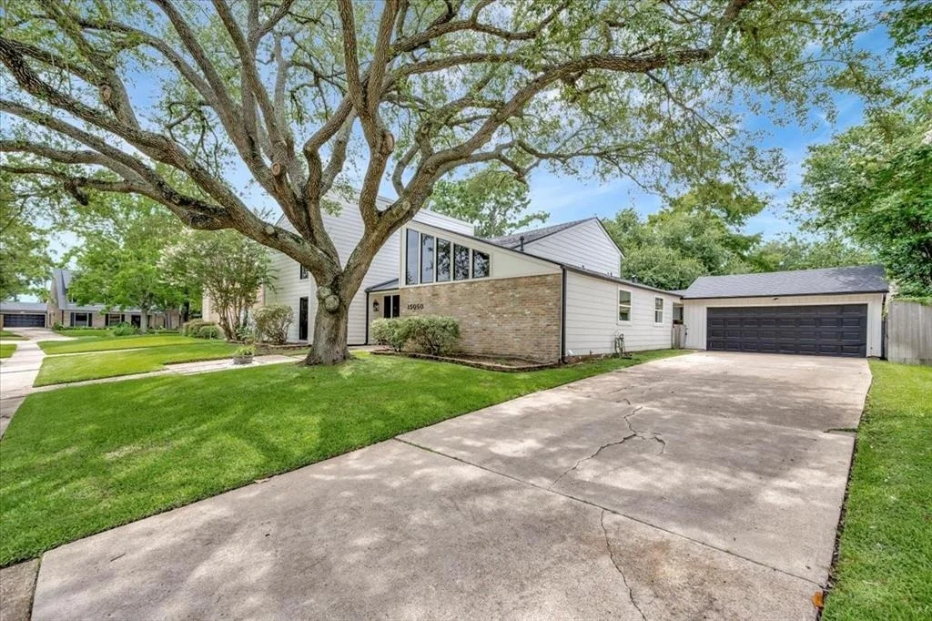 Photo of 15050 Pearhaven Drive