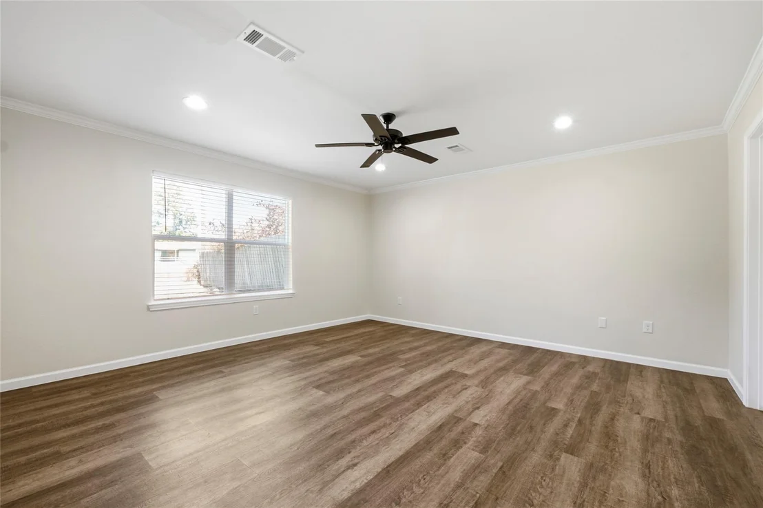 Photo of 340 Oak Ridge Drive