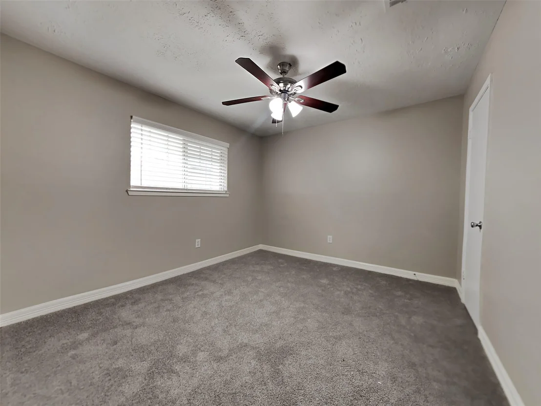 Photo of 15227 Dunstable Lane