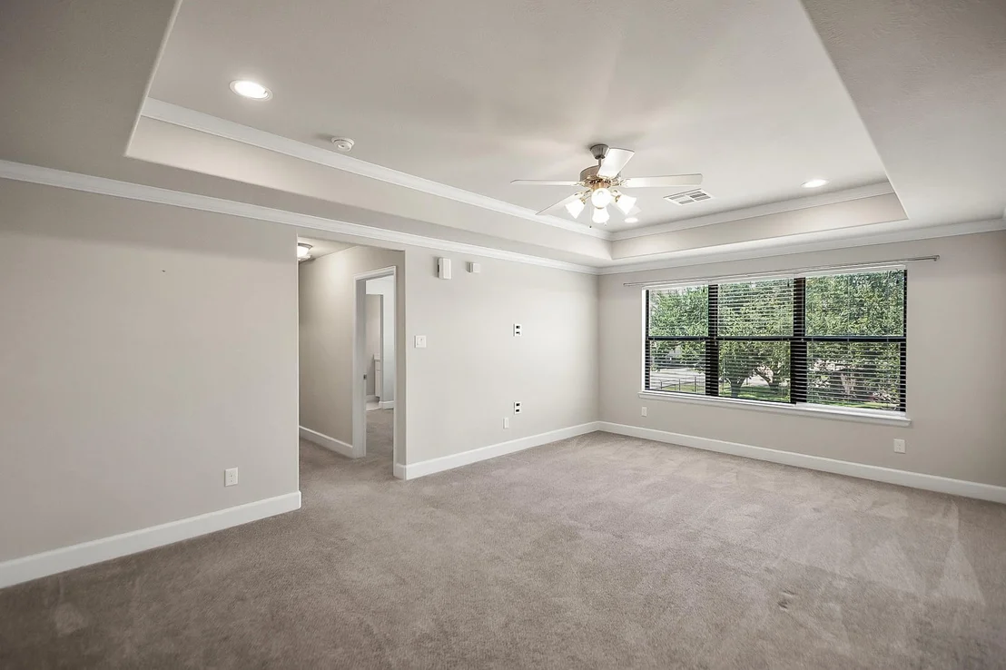 Photo of 5328 Larkin Street