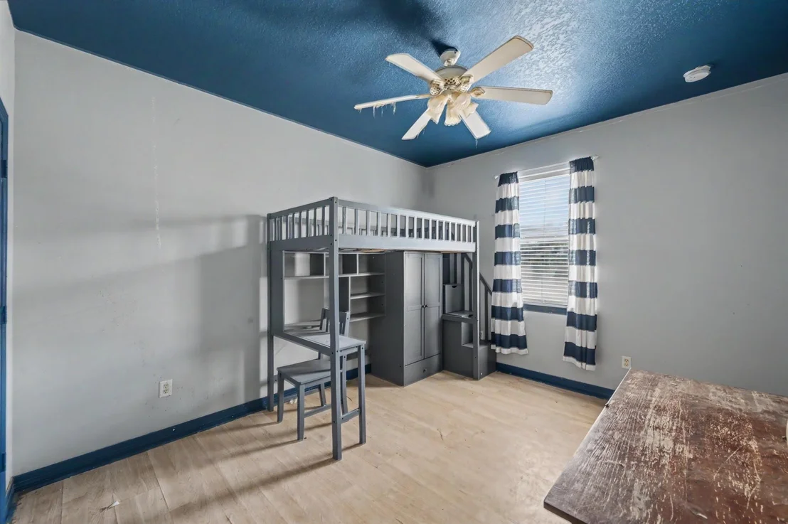 Photo of 5110 Lakeshore Drive