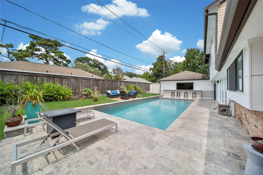 Photo of 1030 Chantilly Lane