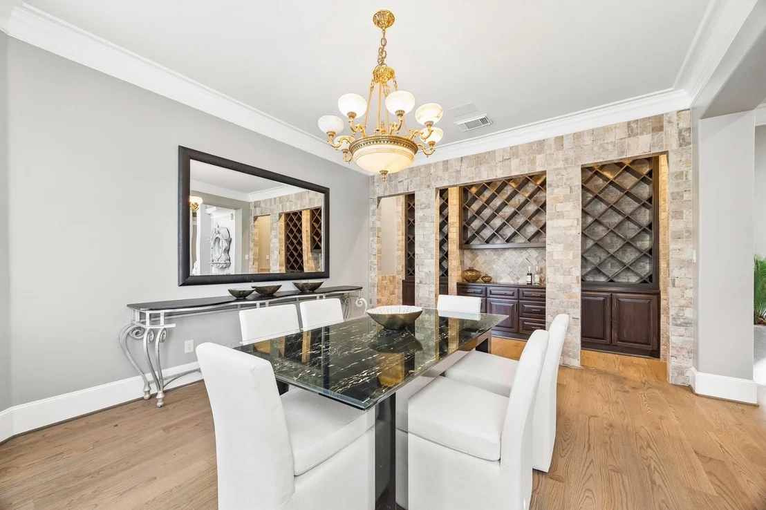 Photo of 907 Enclave Lake Drive