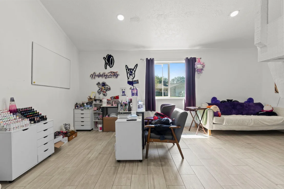 Photo of 8506 Rivercross Road