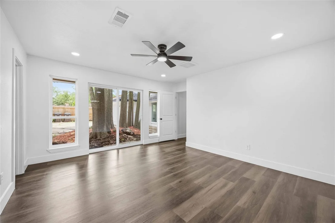 Photo of 5446 Loch Lomond Drive