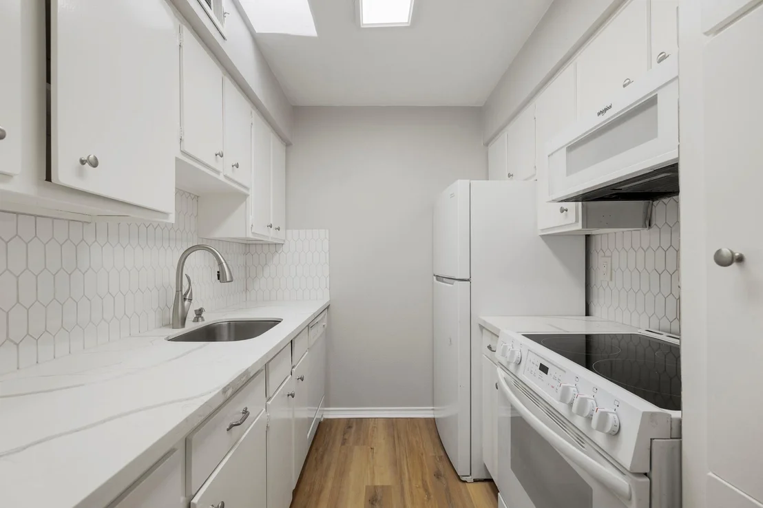 Photo of Unit 75 at 800 Post Oak Boulevard
