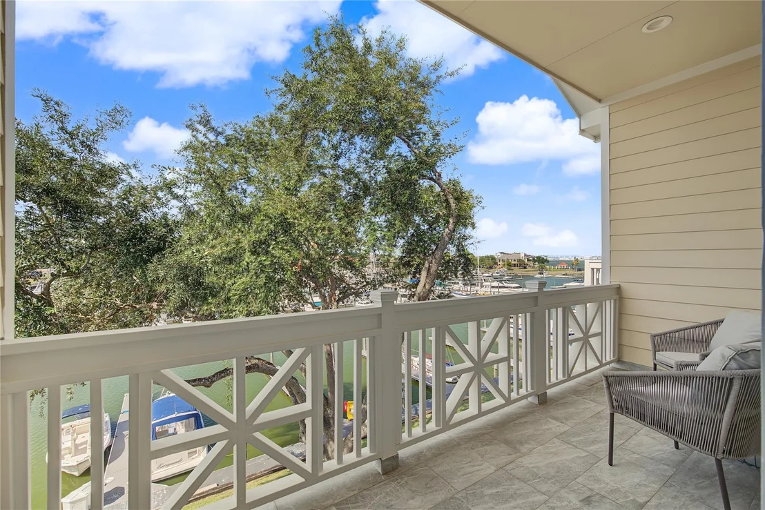 Photo of 2172 Marina Way