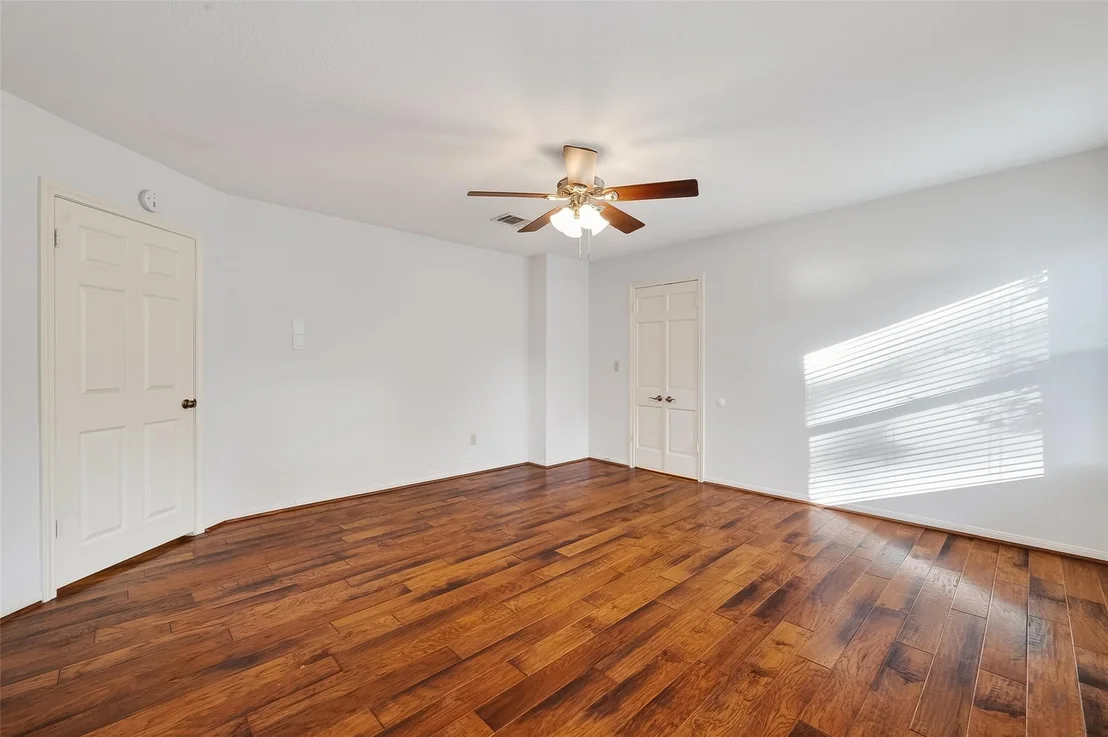 Photo of 906 Crossfield Drive