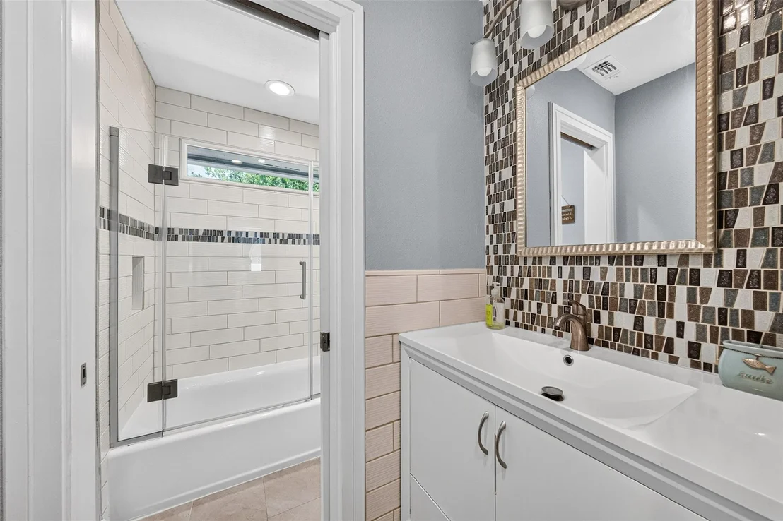Photo of 1003 Villa Court Drive