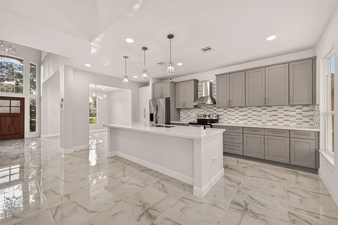 Photo of 2111 Pinecreek Pass Lane