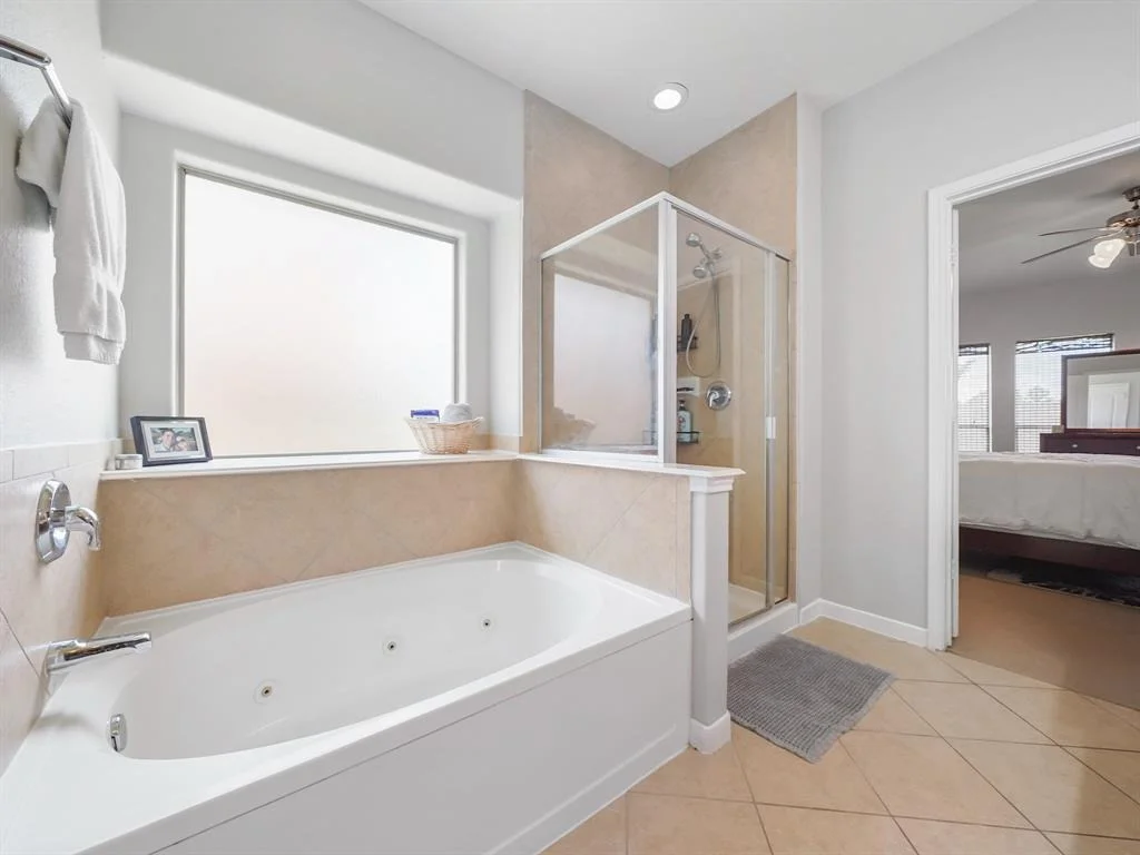 Photo of 25959 Ravenside Drive