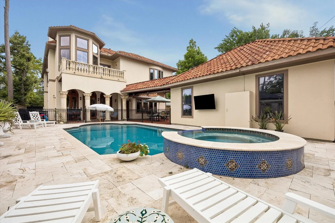 Photo of 8448 Westview Drive