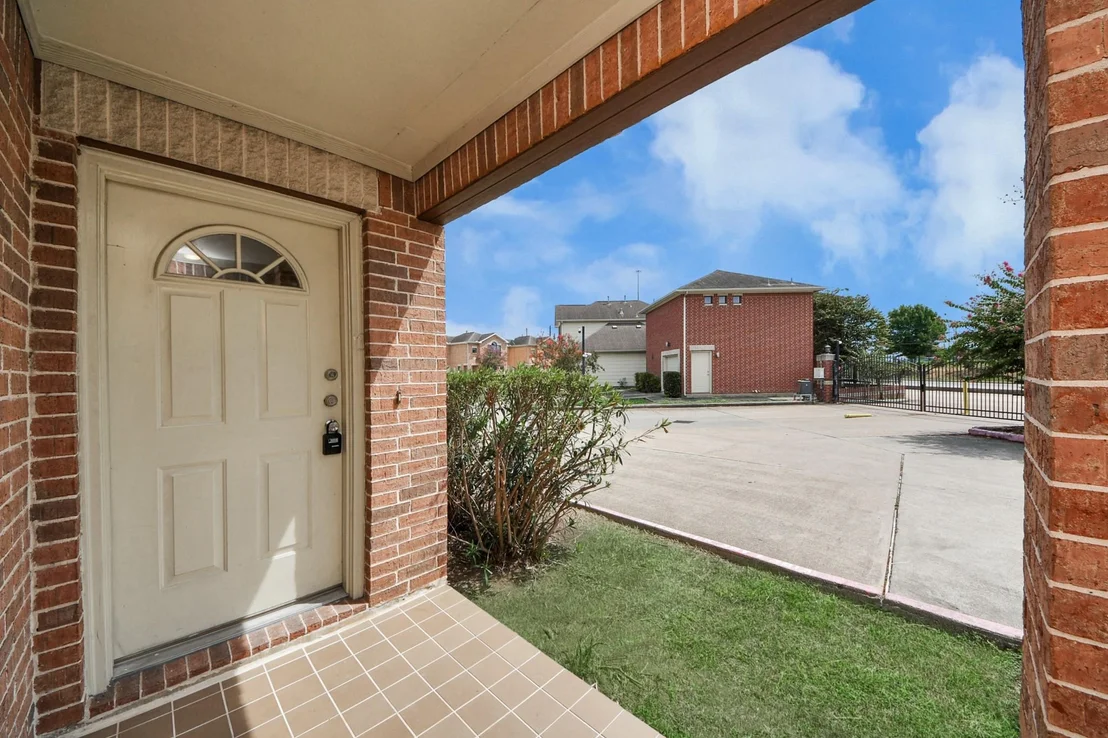 Photo of Unit 205 at 5941 South Loop E