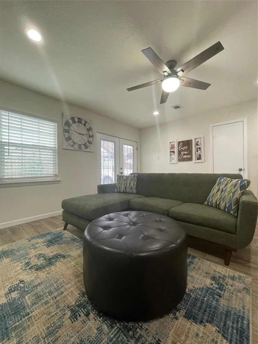 Photo of 12133 Sharpview Drive