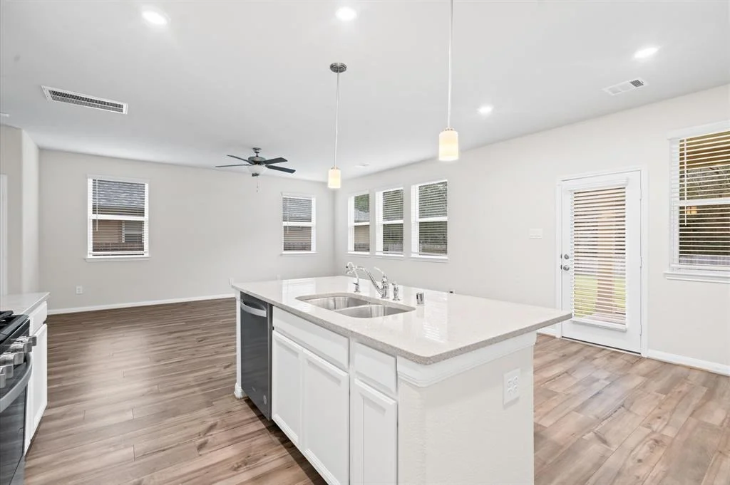 Photo of 7051 Silverleaf Oak Street