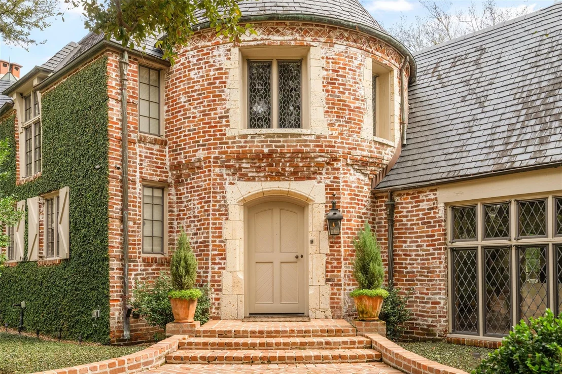 Photo of 1419 Kirby Drive