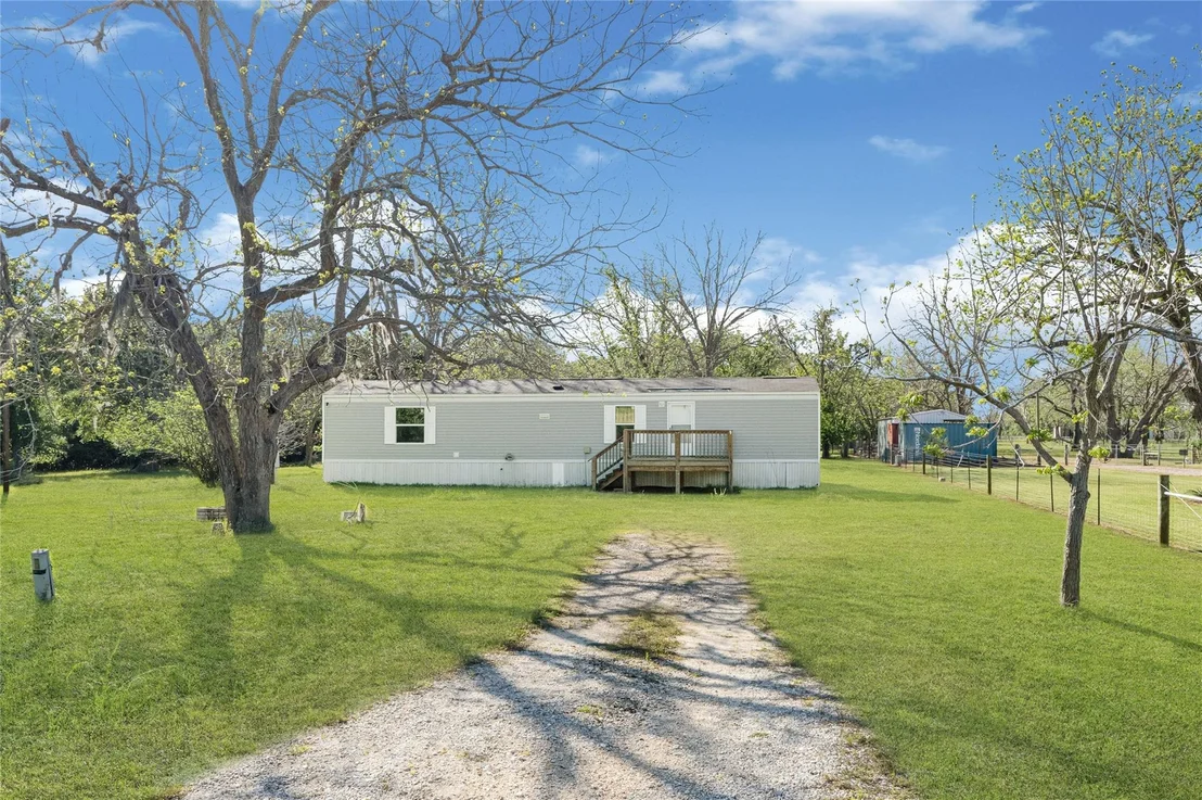 Photo of 10677 County Road 743