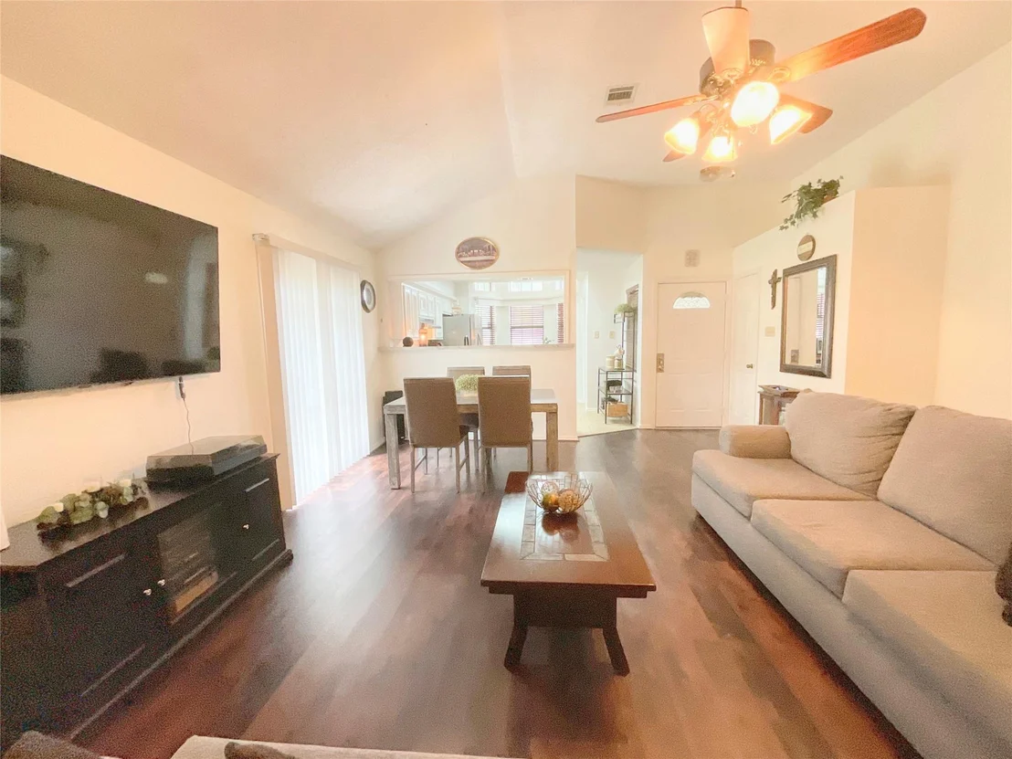 Photo of 1155 Holbech Lane