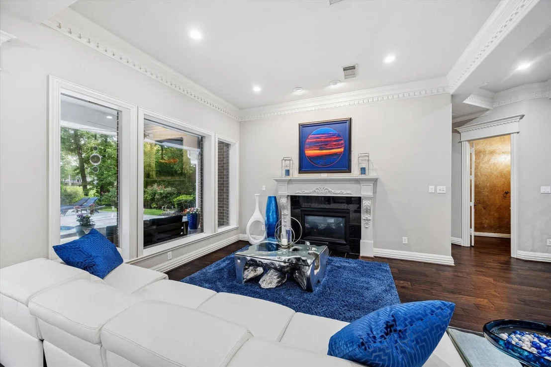 Photo of 35 N Regent Oak