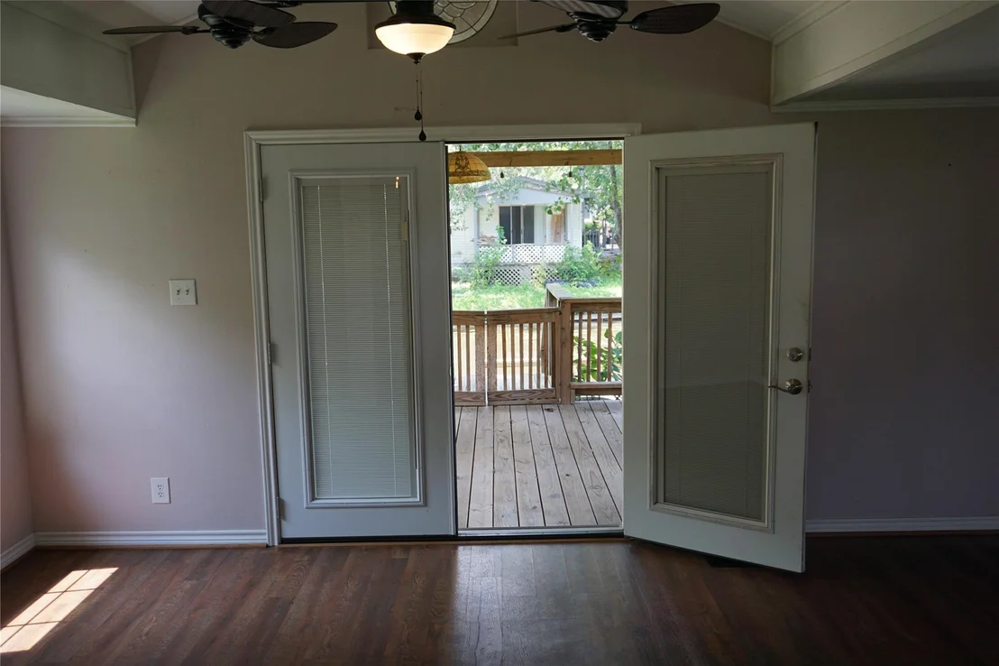 Photo of 8989 Gladewood